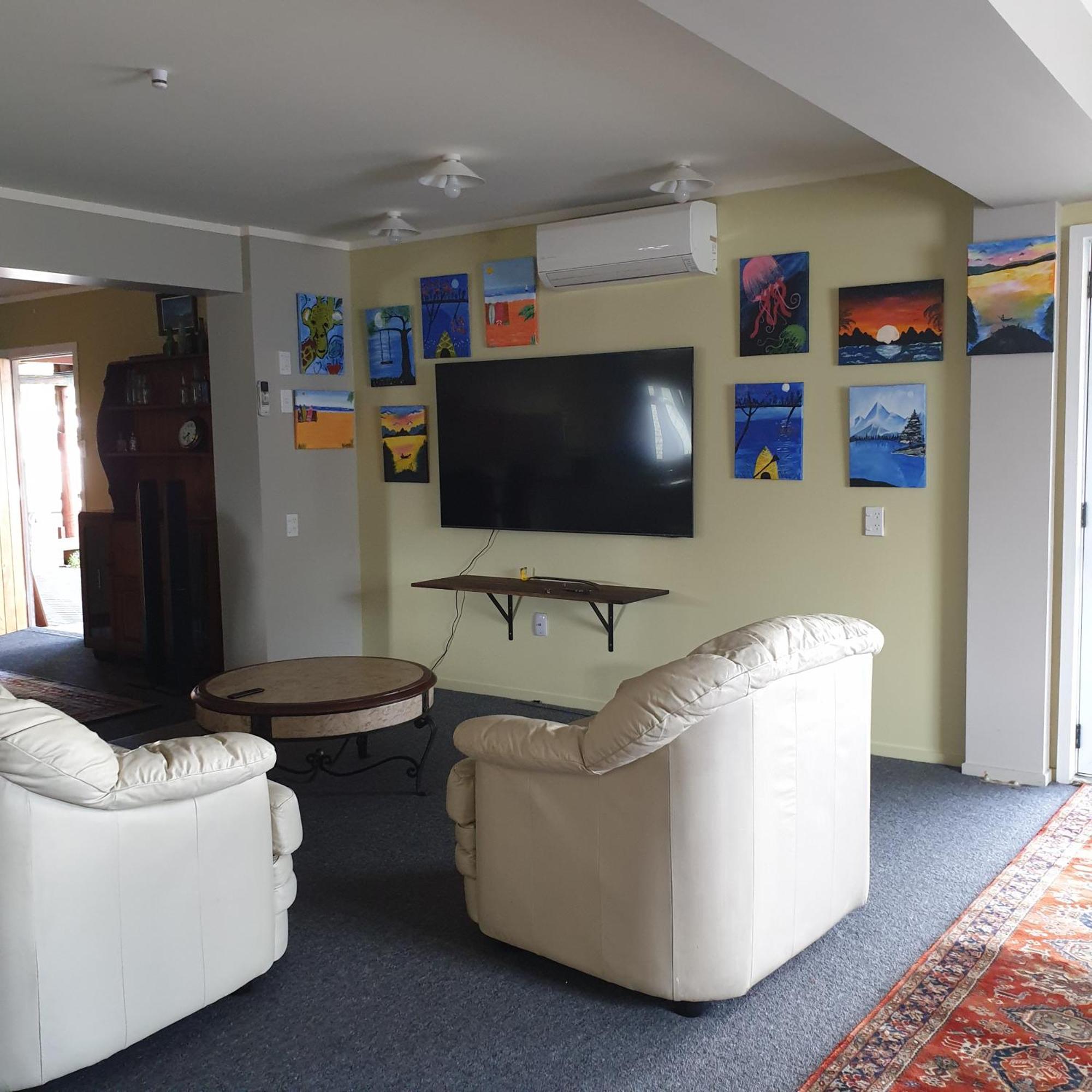 The Redbarn Villa Turangi Buitenkant foto