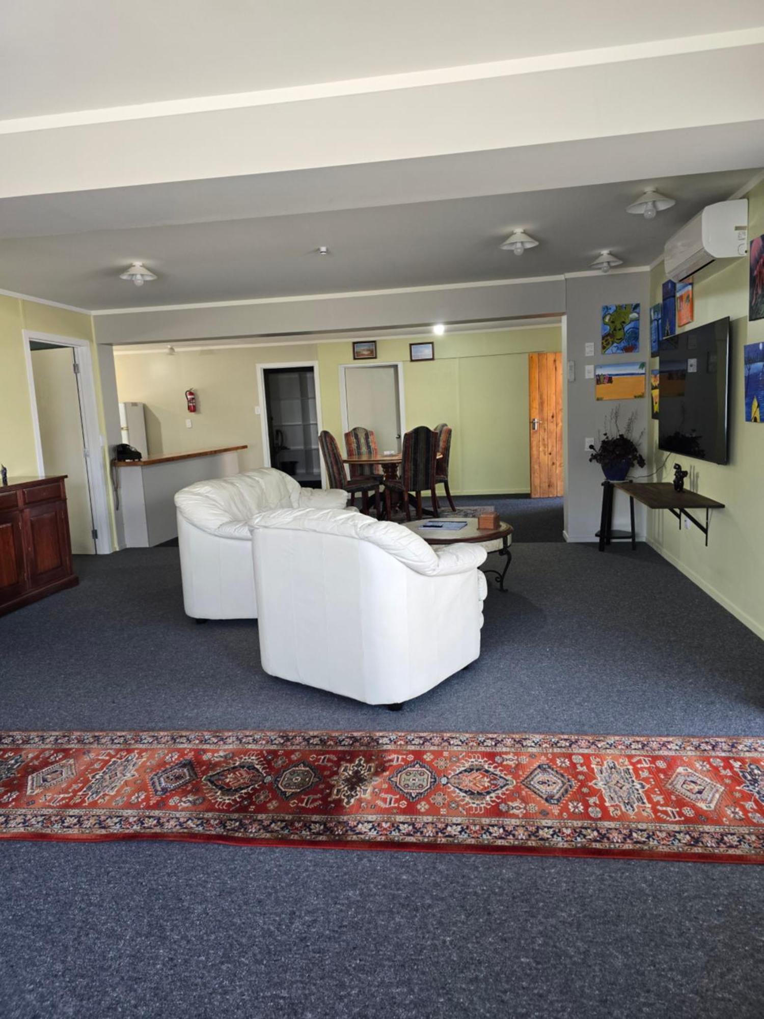 The Redbarn Villa Turangi Buitenkant foto