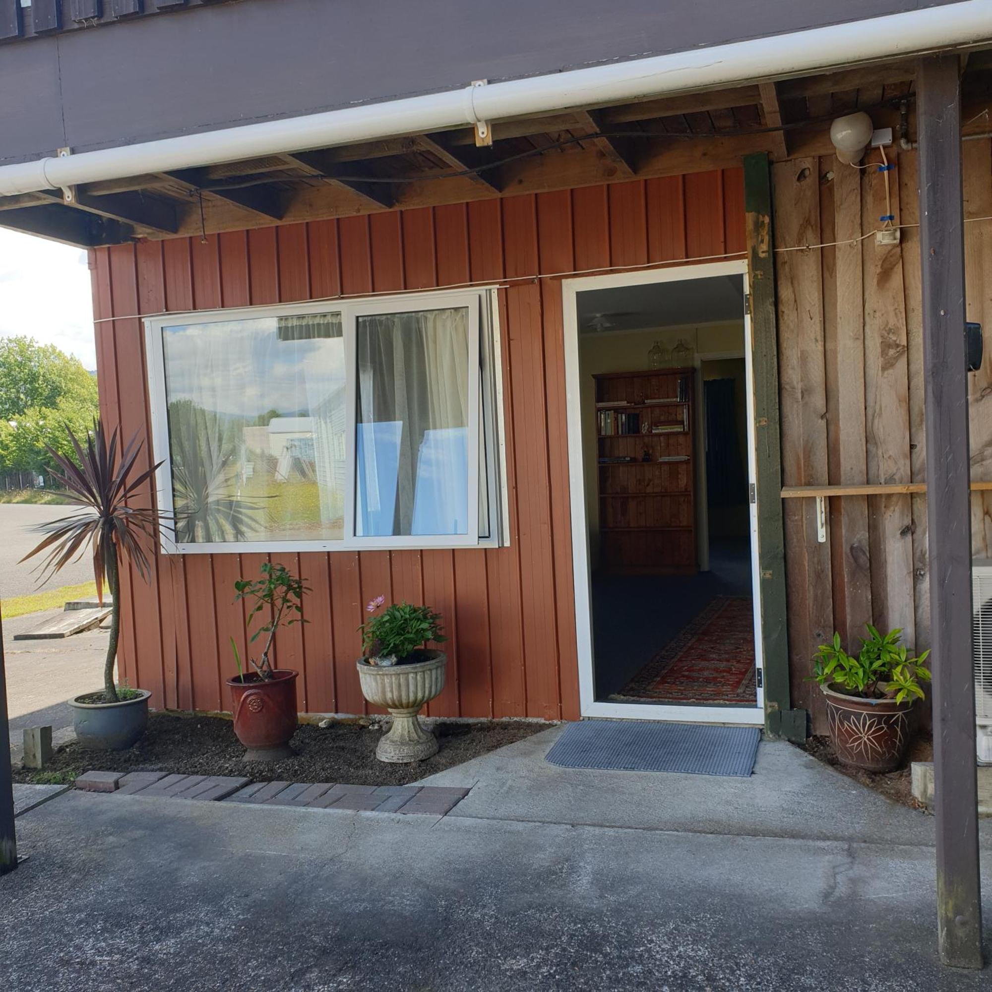 The Redbarn Villa Turangi Buitenkant foto